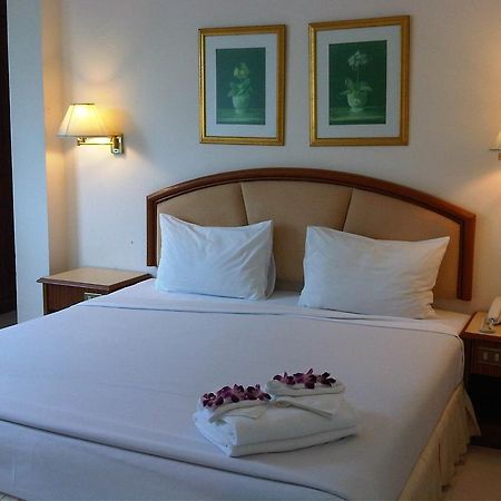 Smile Inn Patong Exterior foto